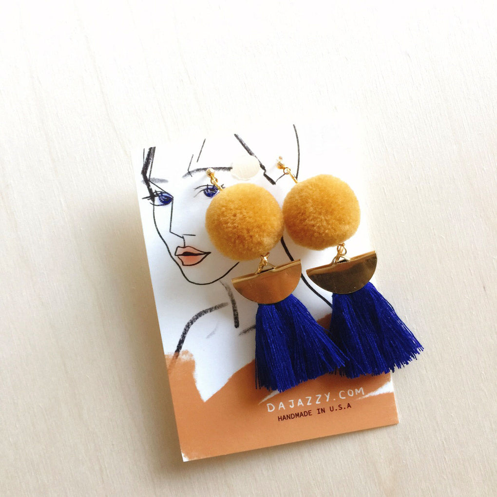 THE HONEY MOON POMPOM NAVY TASSEL 18K EARRINGS STUDS