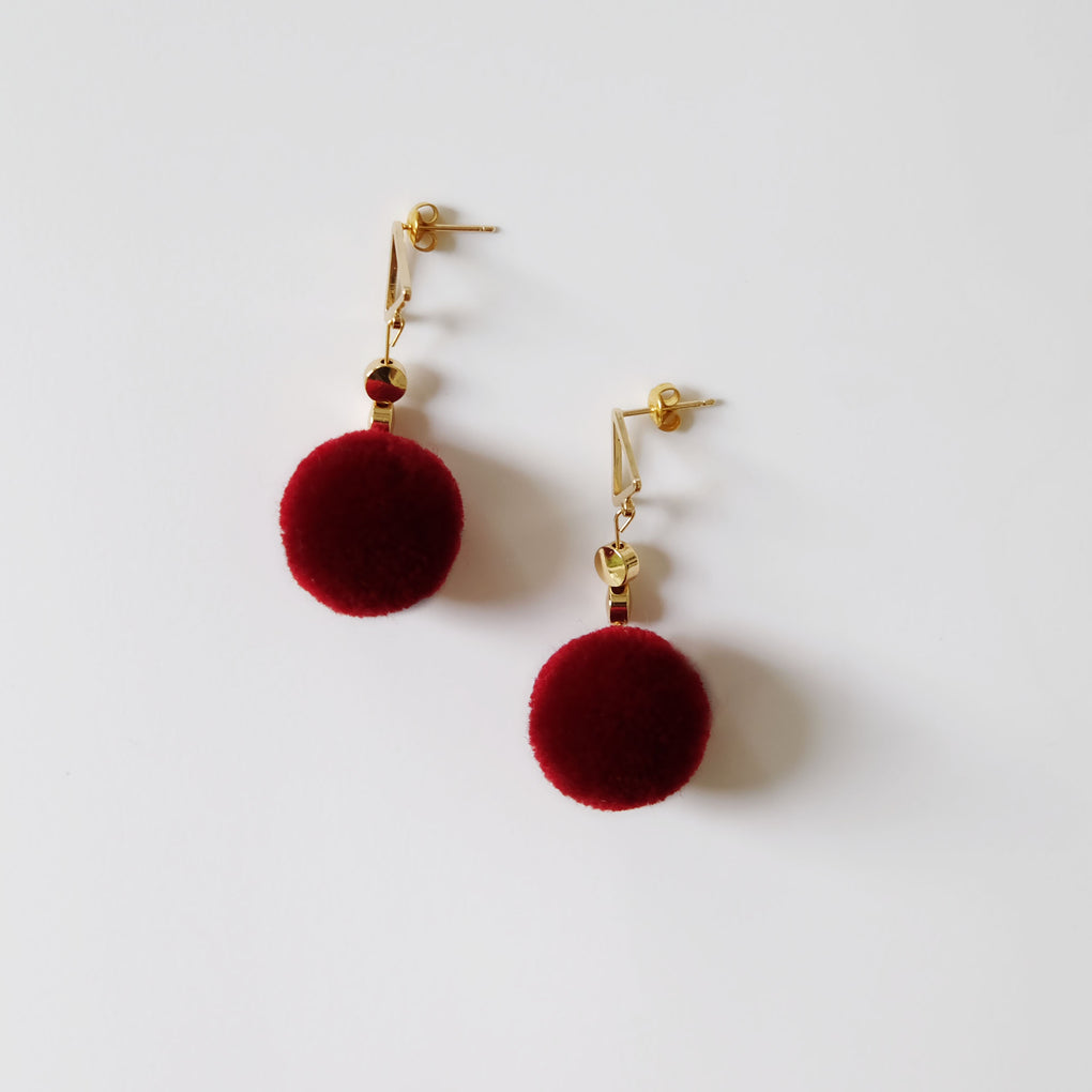 THE MIRRORS DEEP RED POMPOM 18K GOLD-PLATED DROP EARRINGS