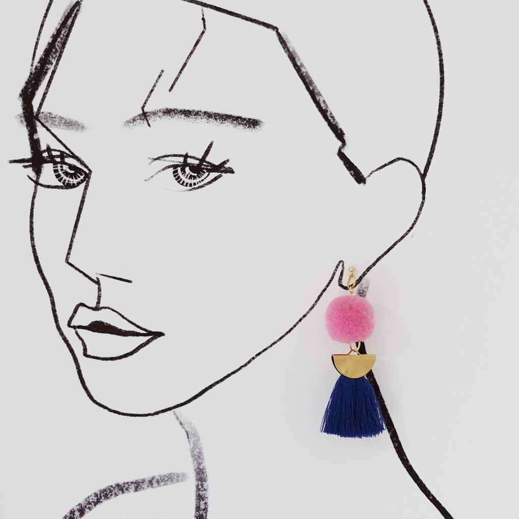 THE PINK MOON POMPOM NAVY BLUE TASSEL 18K EARRINGS STUDS