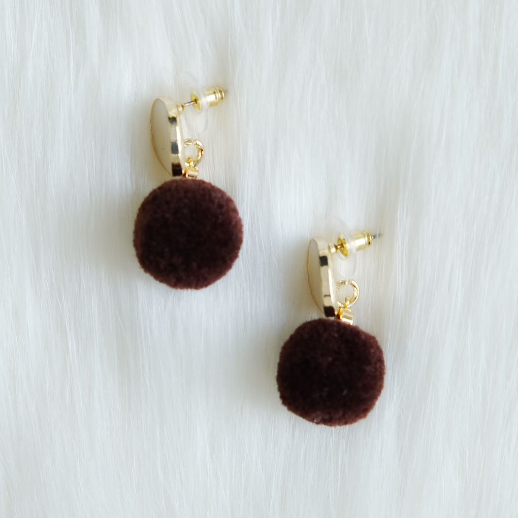 BROWN POMPOM WHITE STUD EARRINGS
