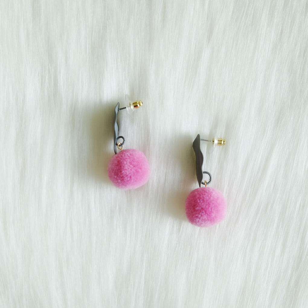 RAIN BRUSH STROKES SWEET PINK POMPOM GRAY STUD EARRINGS